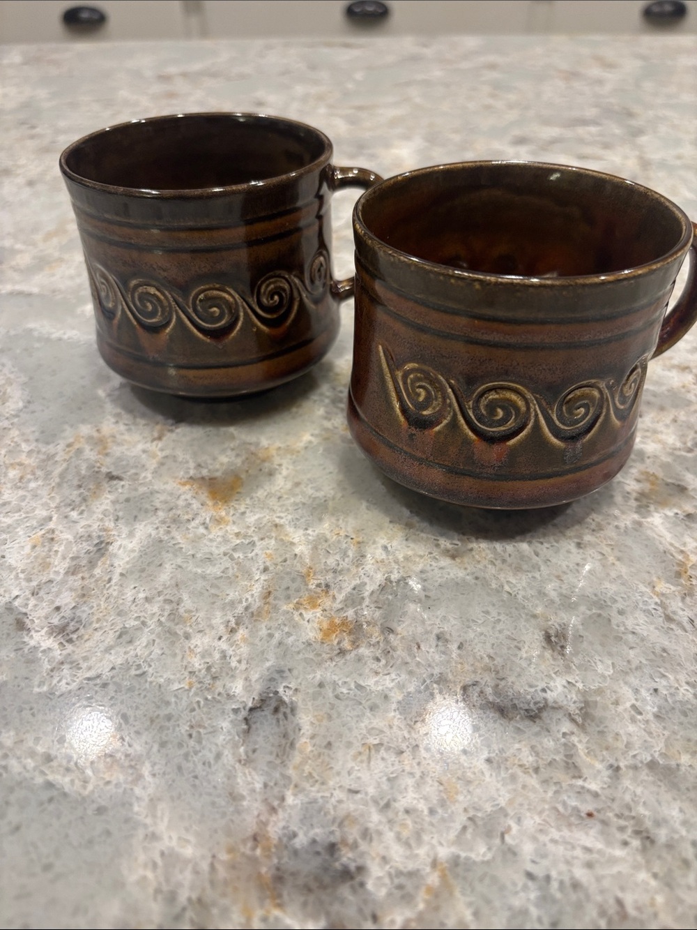 Vintage Sylvac Totem mugs set of 2 in brown